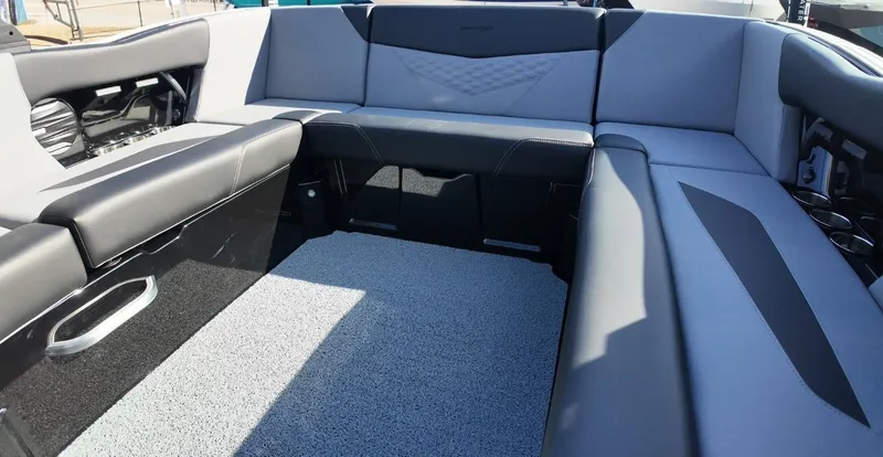 Slide: The Image of MasterCraft NXT22 2026 - 16