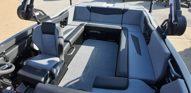 Slide: The Image of MasterCraft NXT22 2026 - 8