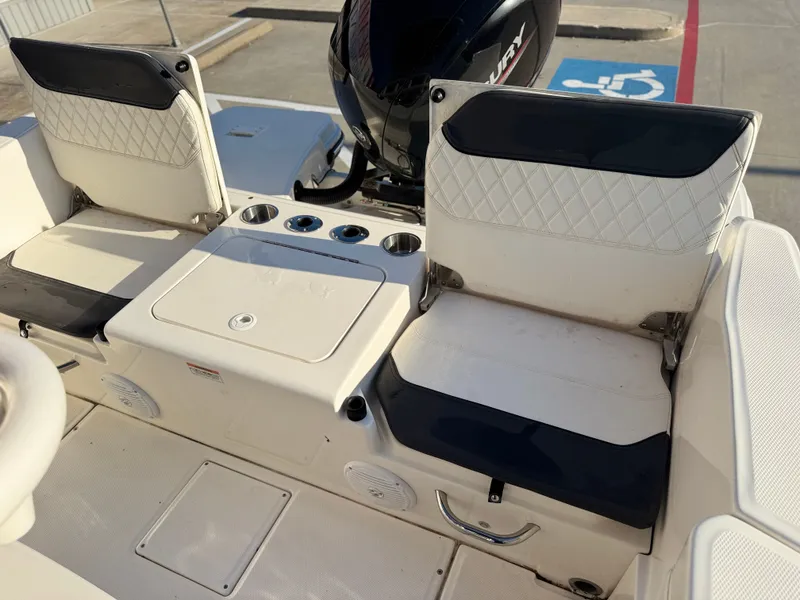 Slide: The Image of Bayliner T20 2021 - 16