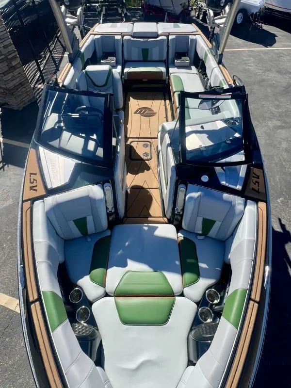 Slide: The Image of Malibu Wakesetter 23 LSV 2022 - 8