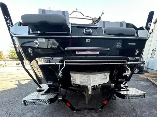 Slide: The Image of Malibu Wakesetter 25 LSV 2022 - 4