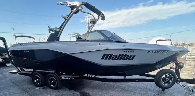 Slide: The Image of Malibu Wakesetter 25 LSV 2022 - 6