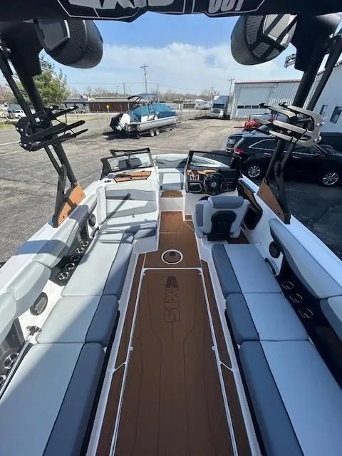 Slide: The Image of Axis T250 2025 - 10