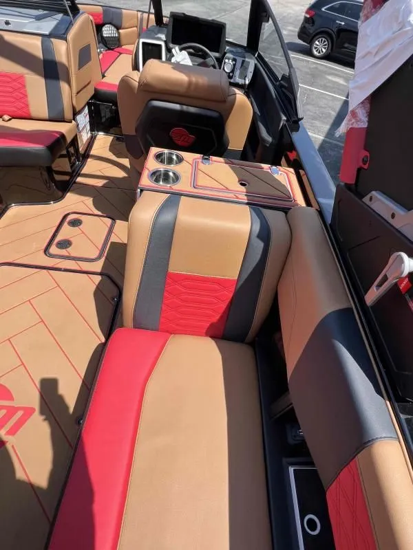 Slide: The Image of Malibu Wakesetter 25LSV 2024 - 8