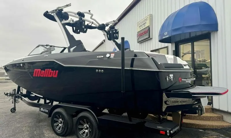 Slide: The Image of Malibu M220 2024 - 22