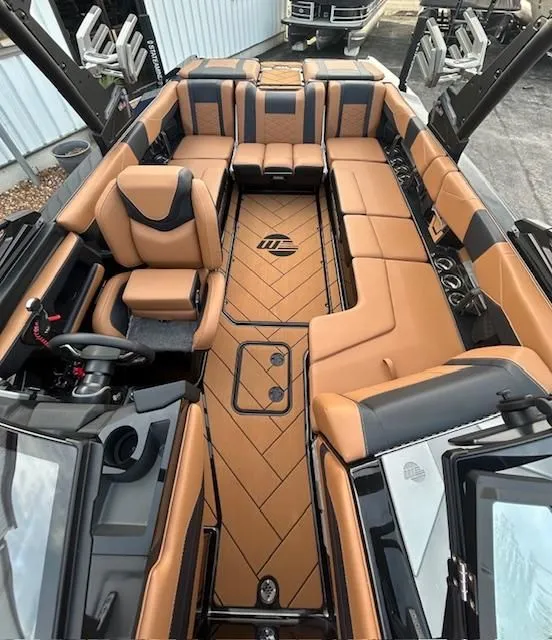 Slide: The Image of Malibu Wakesetter 23 LSV 2025 - 13