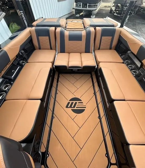 Slide: The Image of Malibu Wakesetter 23 LSV 2025 - 14