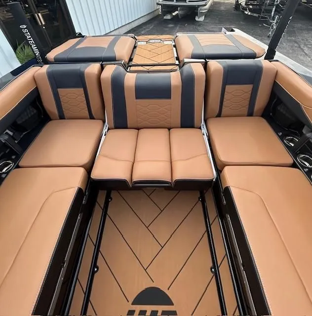 Slide: The Image of Malibu Wakesetter 23 LSV 2025 - 17