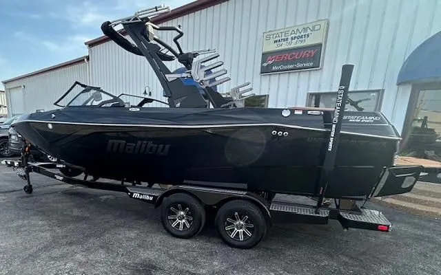 Slide: The Image of Malibu Wakesetter 23 LSV 2025 - 3