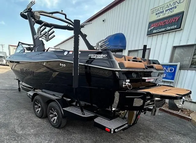 Slide: The Image of Malibu Wakesetter 23 LSV 2025 - 4