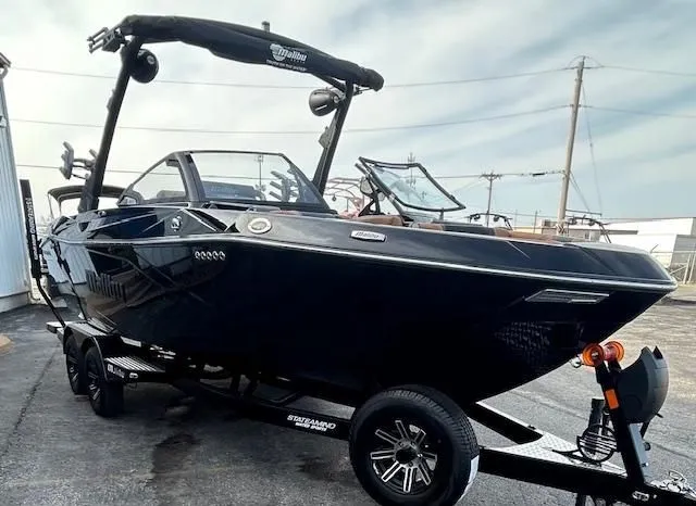 Slide: The Image of Malibu Wakesetter 23 LSV 2025 - 7