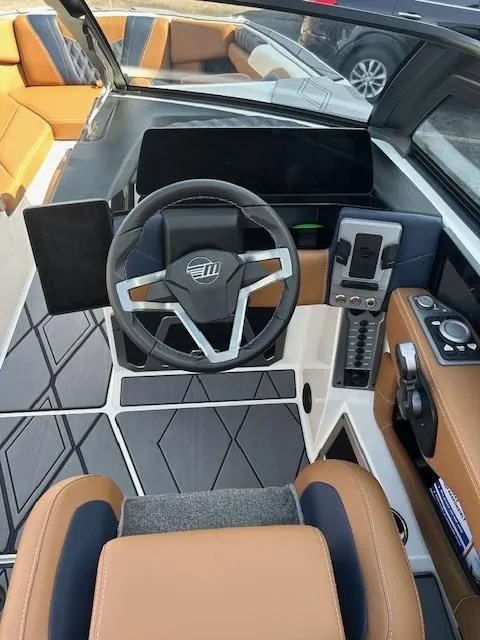 Slide: The Image of Malibu M230 2025 - 10