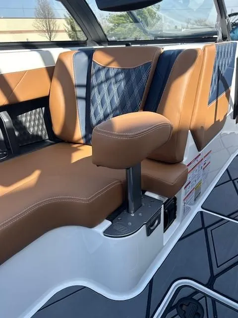 Slide: The Image of Malibu M230 2025 - 11