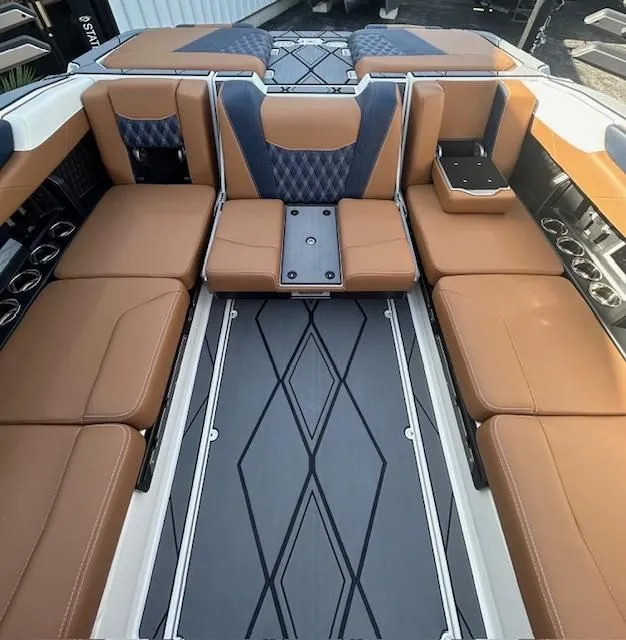 Slide: The Image of Malibu M230 2025 - 6