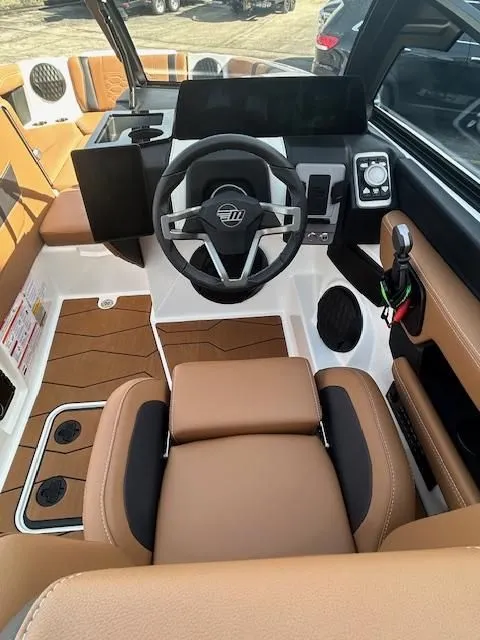 Slide: The Image of Malibu Wakesetter 22MXZ 2025 - 20