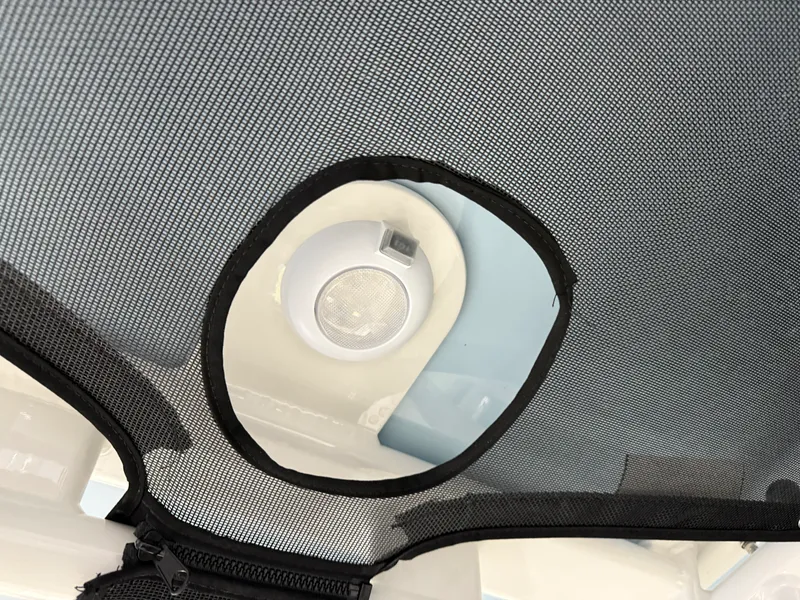 Slide: The Image of Boston Whaler 250 Dauntless 2026 - 110