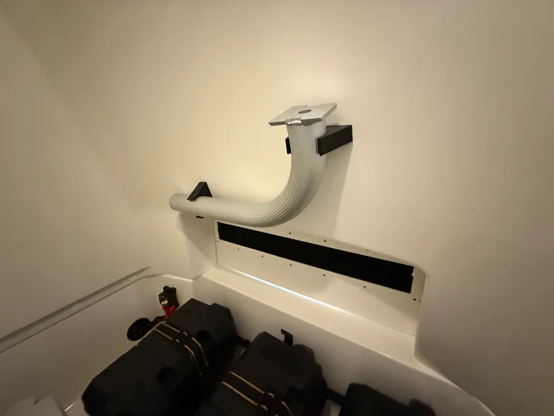 Slide: The Image of Boston Whaler 250 Dauntless 2026 - 79