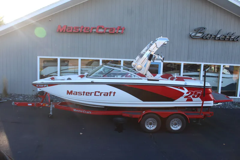 Slide: The Image of MasterCraft X25 2012 - 1