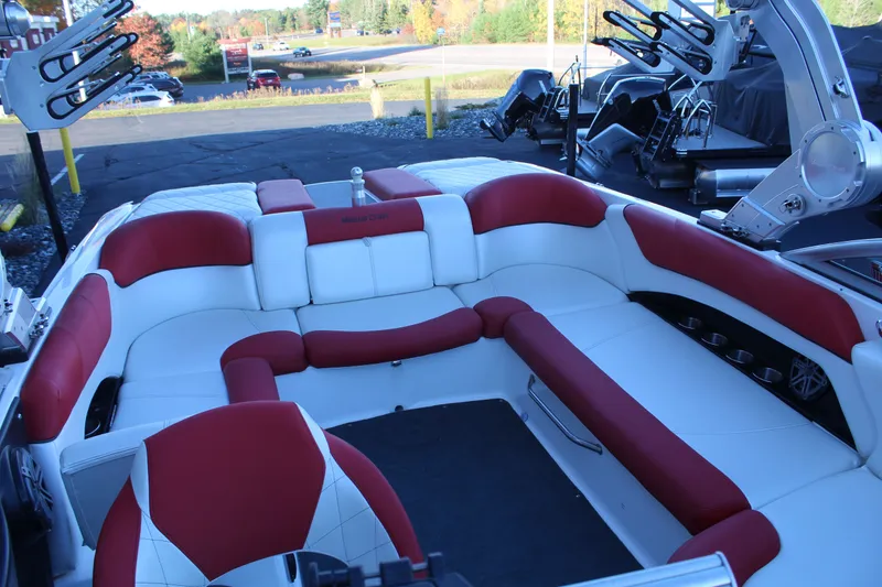 Slide: The Image of MasterCraft X25 2012 - 15