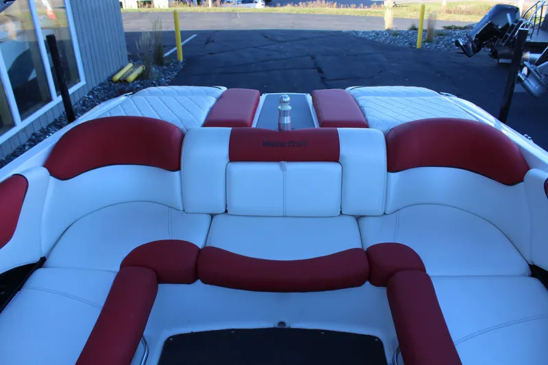 Slide: The Image of MasterCraft X25 2012 - 16