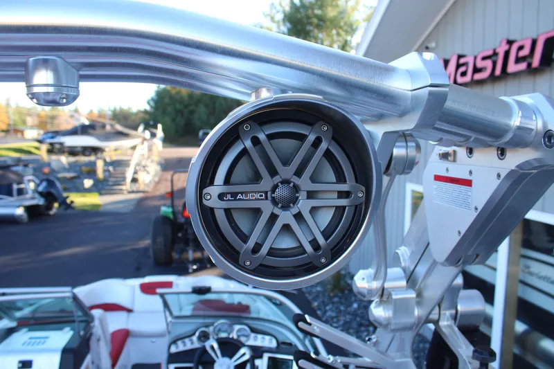 Slide: The Image of MasterCraft X25 2012 - 18