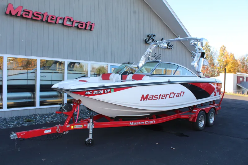 Slide: The Image of MasterCraft X25 2012 - 2