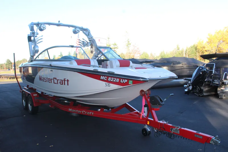 Slide: The Image of MasterCraft X25 2012 - 3