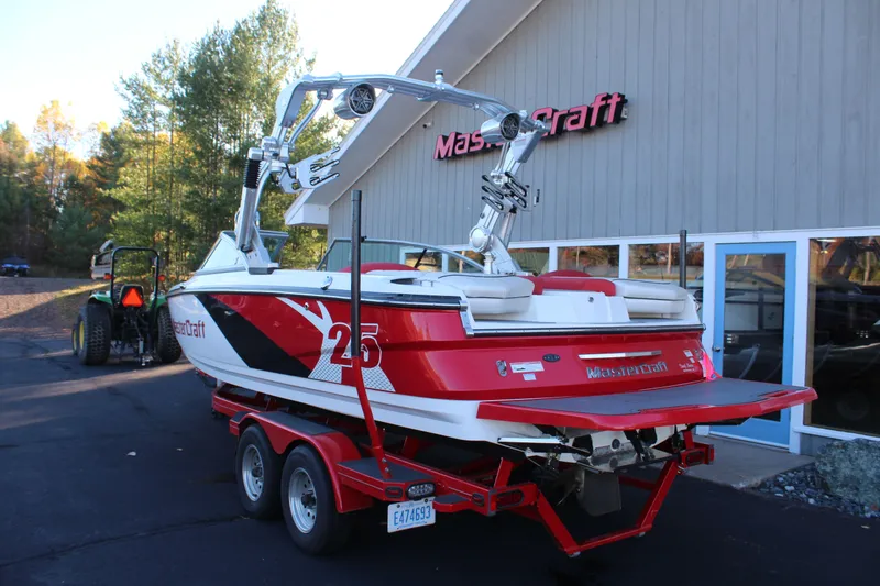 Slide: The Image of MasterCraft X25 2012 - 5