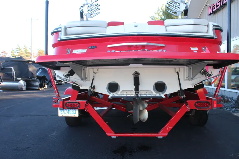 Slide: The Image of MasterCraft X25 2012 - 6