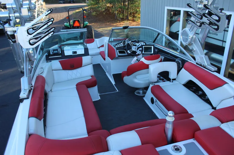 Slide: The Image of MasterCraft X25 2012 - 7