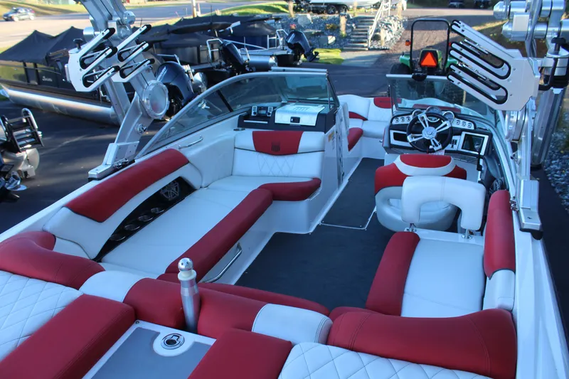 Slide: The Image of MasterCraft X25 2012 - 8