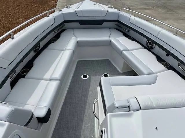 Slide: The Image of Formula Boats 330 CBR 2025 - 10