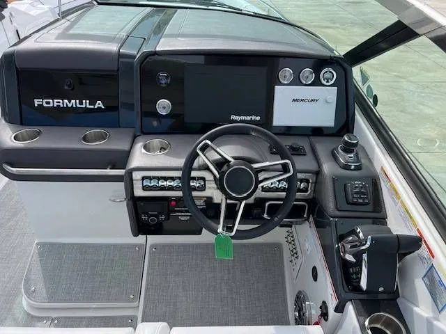 Slide: The Image of Formula Boats 330 CBR 2025 - 14