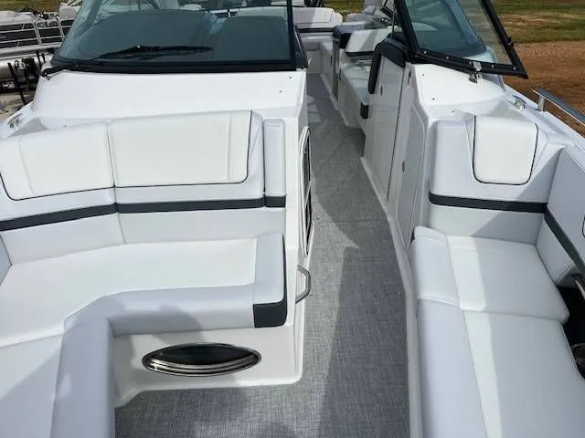 Slide: The Image of Formula Boats 330 CBR 2025 - 19