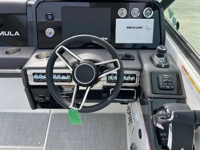 Slide: The Image of Formula Boats 330 CBR 2025 - 7