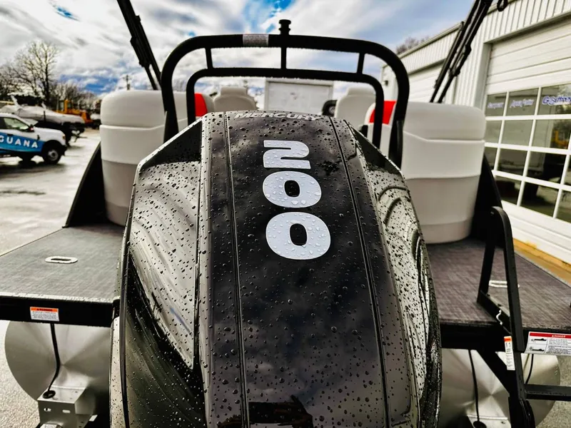 Slide: The Image of Godfrey Sweetwater 2486 SB 27" iMPACT Center Tube Package 2025 - 17