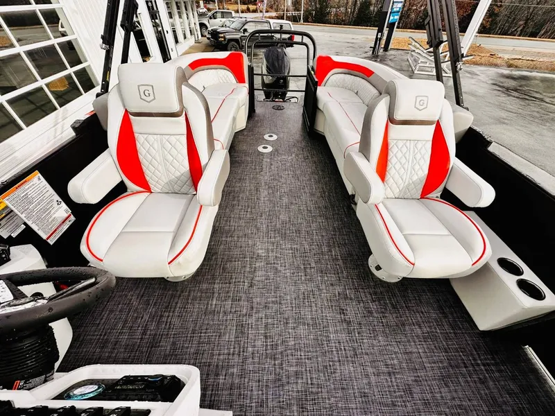 Slide: The Image of Godfrey Sweetwater 2486 SB 27" iMPACT Center Tube Package 2025 - 9