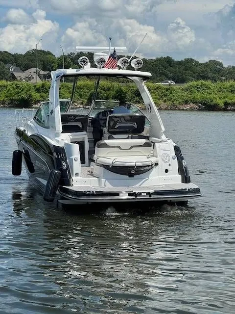 Slide: The Image of Monterey 335 Sport Yacht 2015 - 10