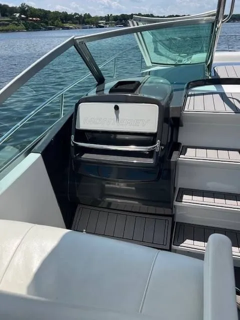 Slide: The Image of Monterey 335 Sport Yacht 2015 - 17