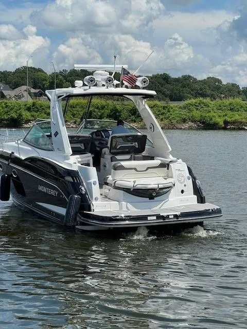 Slide: The Image of Monterey 335 Sport Yacht 2015 - 22