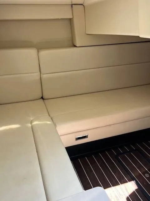 Slide: The Image of Monterey 335 Sport Yacht 2015 - 25