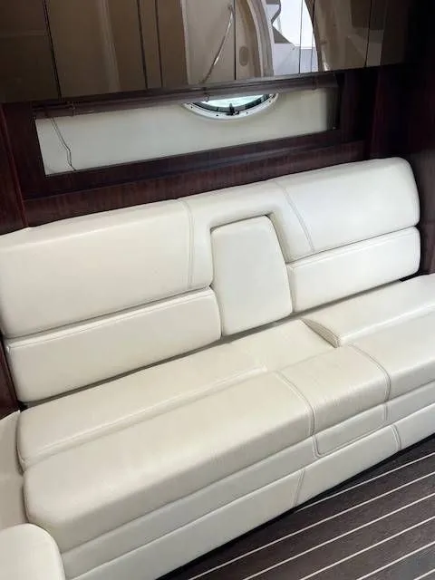 Slide: The Image of Monterey 335 Sport Yacht 2015 - 27