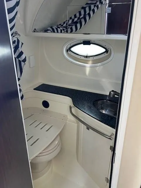 Slide: The Image of Monterey 335 Sport Yacht 2015 - 31