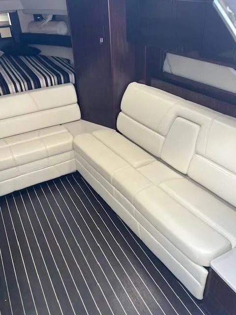 Slide: The Image of Monterey 335 Sport Yacht 2015 - 32