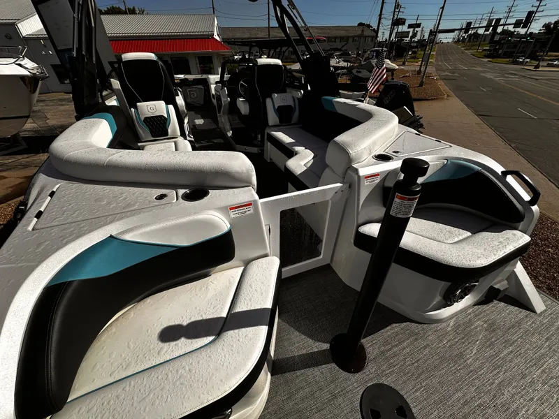 Slide: The Image of Godfrey XP 2700 W w/iMPACT PLUS Toon Package 2024 - 24