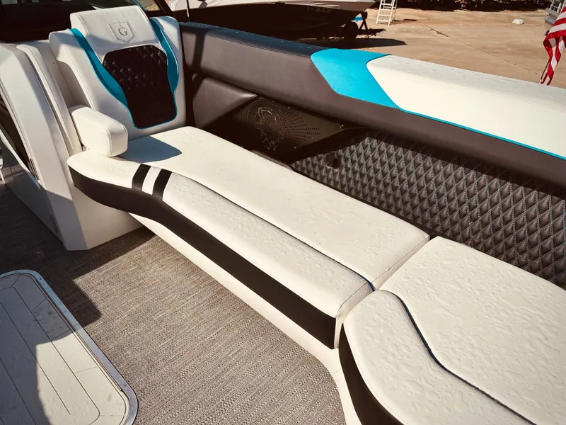 Slide: The Image of Godfrey XP 2700 W w/iMPACT PLUS Toon Package 2024 - 25