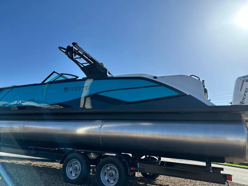 Slide: The Image of Godfrey XP 2700 W w/iMPACT PLUS Toon Package 2024 - 9