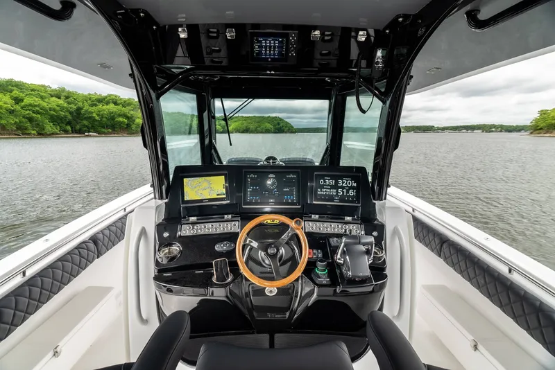 Slide: The Image of HCB 42 Lujo 2024 - 23