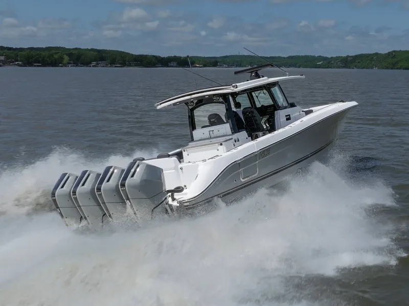 Slide: The Image of HCB 42 Lujo 2024 - 47