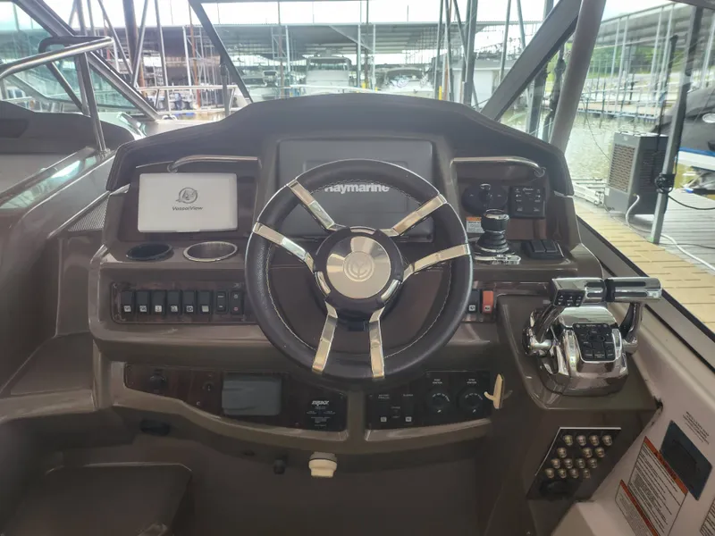 Slide: The Image of Cruisers 350 Express 2014 - 11